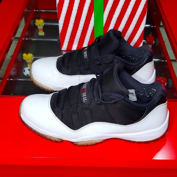 Jordan 11 (low) - Picture 4 of 8